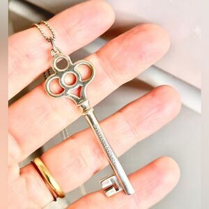 Tiffany & Co Key and chain silver with pouch and box
